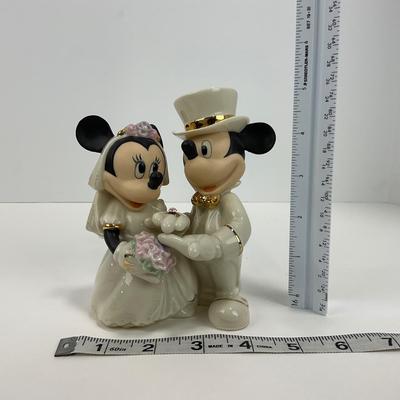 -184- LENOX | Vintage Disney â€œMinnies Dream Weddingâ€ Figure