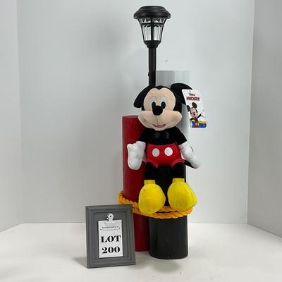 -200- GARDEN | Mickey Mouse Solar Garden Statue