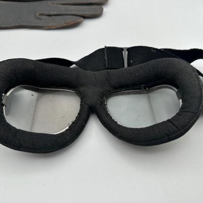 WW2 Leather Flight Helmet, Gloves & Goggles
