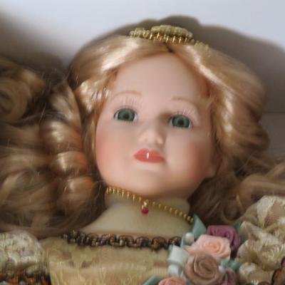 Vintage Seymour Mann Connoisseur Collection Doll , MCMXCIX - NIB COA