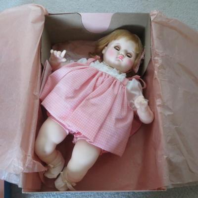 Madam Alexander "Puddin" in a box New Old Stock 15"