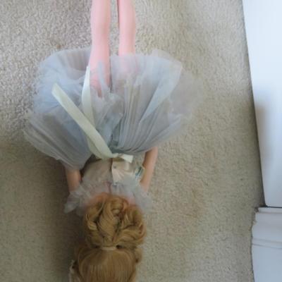 Madame Alexander 17" Elise Ballerina Blue Tulle Tutu Dress Flowers