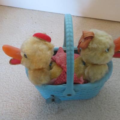 Vintage Mechanical Easter Fuzzy Ducks In A Blue Plastic Basket Windup Japan