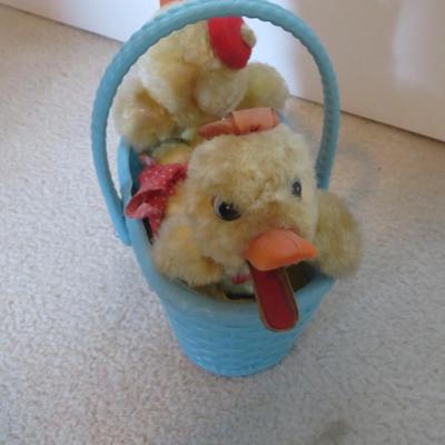 Vintage Mechanical Easter Fuzzy Ducks In A Blue Plastic Basket Windup Japan