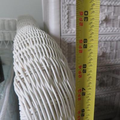 White Twin Size Wicker Day Bed w/ Trundle GREAT CONDITION â€˜COMES W/ MATTRESSES!â€™ See Pictures
