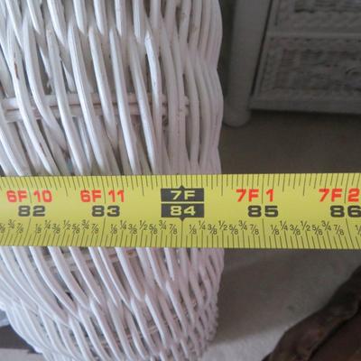 White Twin Size Wicker Day Bed w/ Trundle GREAT CONDITION â€˜COMES W/ MATTRESSES!â€™ See Pictures