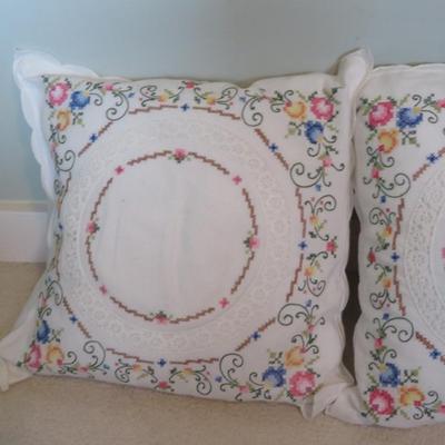 Vintage Cushion Cover, Throw Pillow Case, Square Pillow Cover, Hand Embroidered Flower 18" Square Product details
