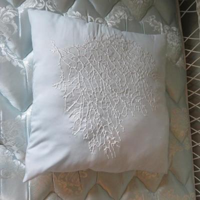 Lot of 5 Pillows