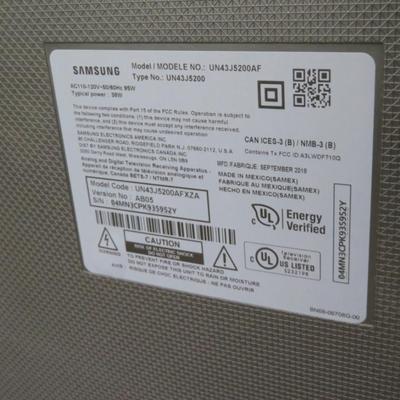 SAMSUNG 40 INCH LED FLAT SCREEN TV MODEL UN 43J5200 A F WITH REMOTE