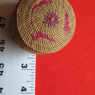 Vintage 1950s-1960s Makah Lidded Trinket Basket