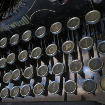 Antique Underwood All Caps Desktop Typewriter Working w Needs Ink