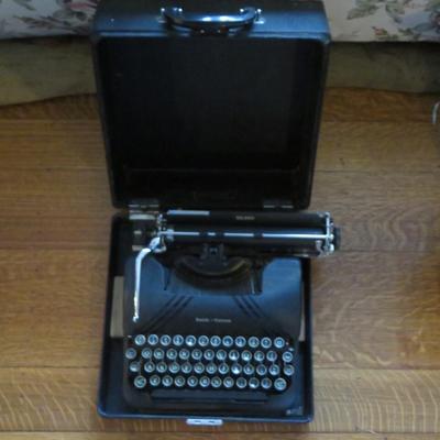 Vintage Smith Corona Silent / Sterling Working Manual Typewriter (Matte Black) with classic 'glass' Keys â€” Classic Typewriter...