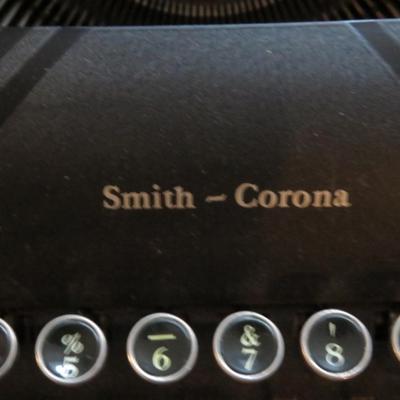 Vintage Smith Corona Silent / Sterling Working Manual Typewriter (Matte Black) with classic 'glass' Keys â€” Classic Typewriter...