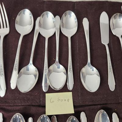 Vintage Wm Rogers & Son IS Gardenia Silverplate Flatware