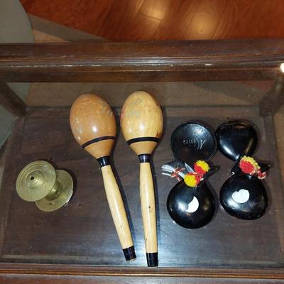Music instruments lot