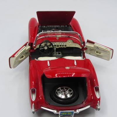 Burago Red Classic Car Chevrolet Corvette 1957 Made in Italy 1/18 Scale Model