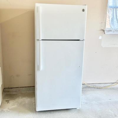GE ~ Top-Freezer Refrigerator