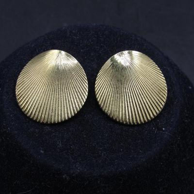 Retro Seashell Shaped Textured Art Nouveau Style Earrings