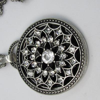Round Medallion Necklace Rhinestones Silver & Black NWT ViVl