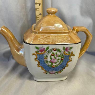 1950s Made in Japan Peach Lustreware Teapot