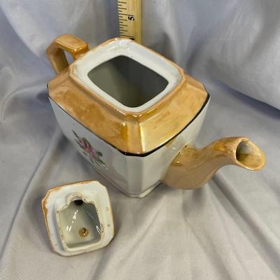 1950s Made in Japan Peach Lustreware Teapot