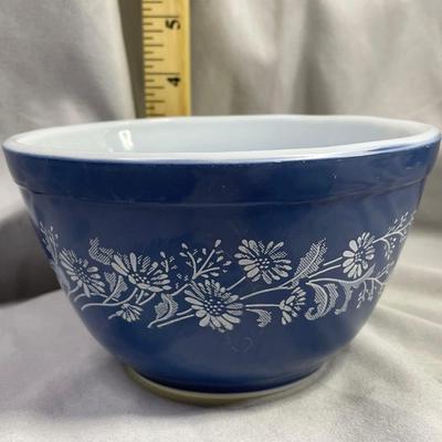 1986 Pyrex Blue Colonial Mist Mixing Bowl 401
