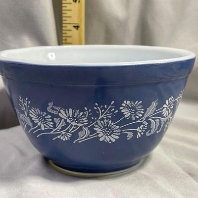 1986 Pyrex Blue Colonial Mist Mixing Bowl 401
