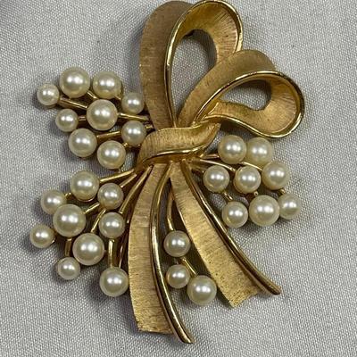 Trifari Brushed Gold Tone with Faux Pearls Brooch