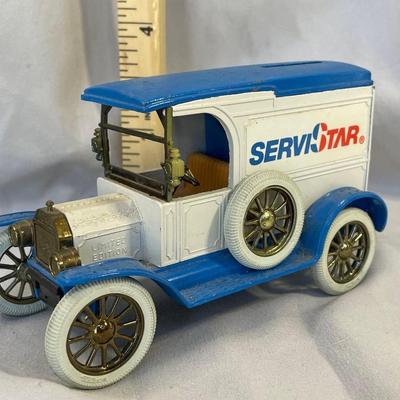 ERTL Diecast 1917 Model T Van Bank
