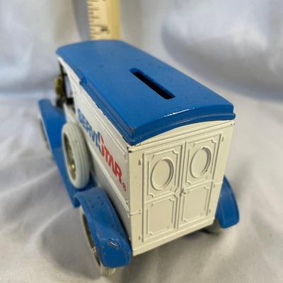 ERTL Diecast 1917 Model T Van Bank