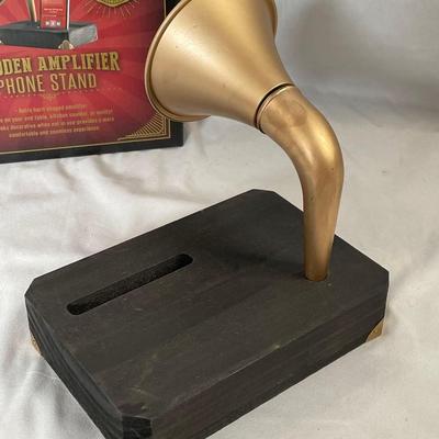 Amplifier Phone Stand