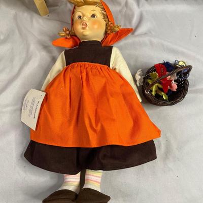 1983 M J Hummel Goebel Porcelain Doll D-8633