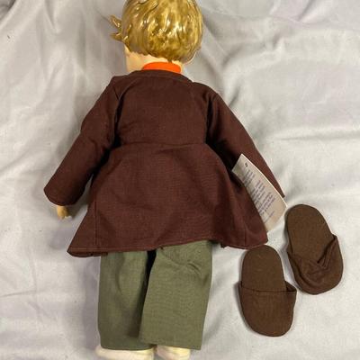 1983 M J Hummel Goebel Porcelain Doll D-8633