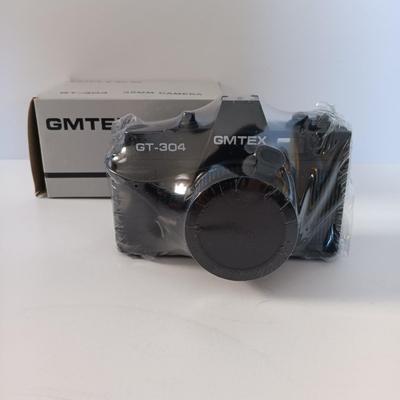 LOT 10L: Vintage Meteor Universal Camera, Yashica-D Film Camera, 2 Polaroid Land Cameras & More