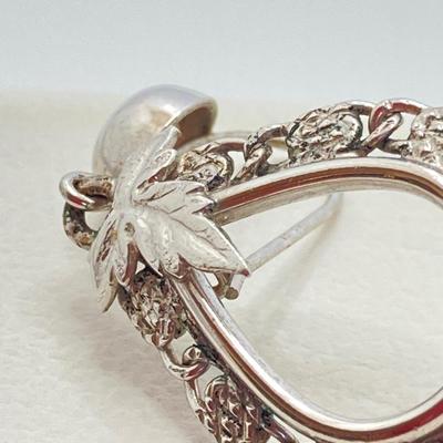 LOT 29J: White Gold Hook and Dangle Pierced Earrings - 10K., Tw 4.1g