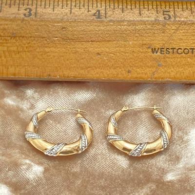 LOT 30J: JCM Gold Hoop Pierced Earrings - 14K., Tw 1.4g