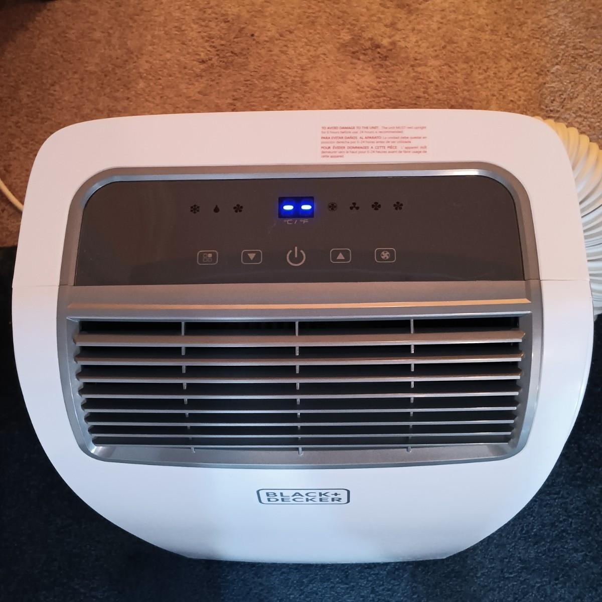 LOT 146UB Black & Decker BPACT10WT Portable Air Conditioner