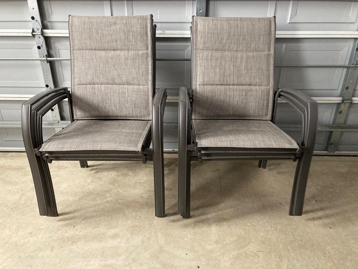 LOT 305G Style Well Patio Set Table, 6 Chairs, Umbrella, Umbrella