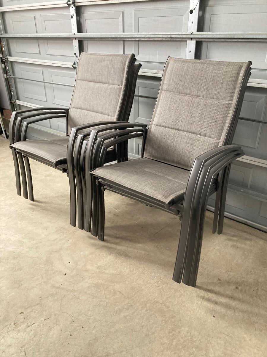 LOT 305G Style Well Patio Set Table, 6 Chairs, Umbrella, Umbrella