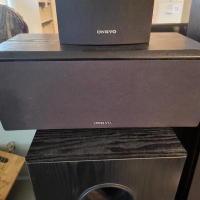 8 Piece Onkyo Home Theater System Set with Sony DVD and InFocus ScreenPlayâ„¢ 4805 DLP Projector