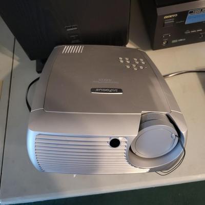 8 Piece Onkyo Home Theater System Set with Sony DVD and InFocus ScreenPlayâ„¢ 4805 DLP Projector