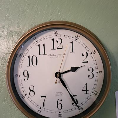 Clock With 2 Matching Mirrors