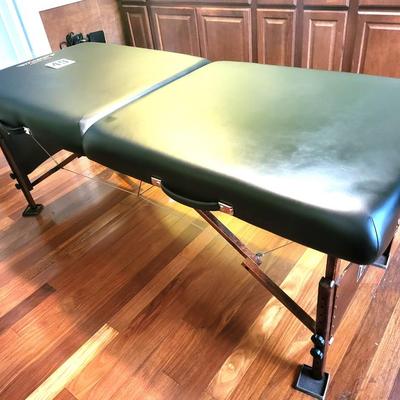 Master Foldable Massage Table