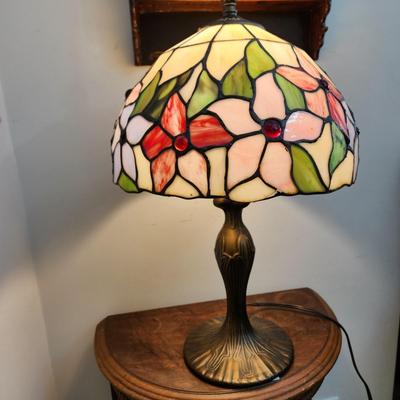 Dale Tiffaney Inc. Table lamp