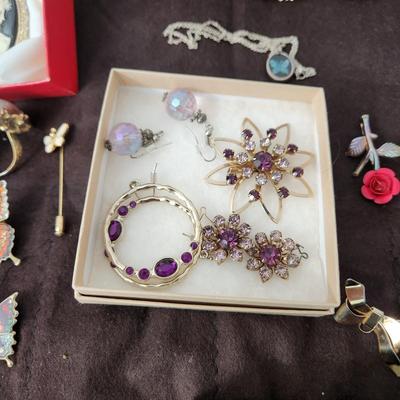 Custom jewelry lot earrings, brooches, necklaces, rings