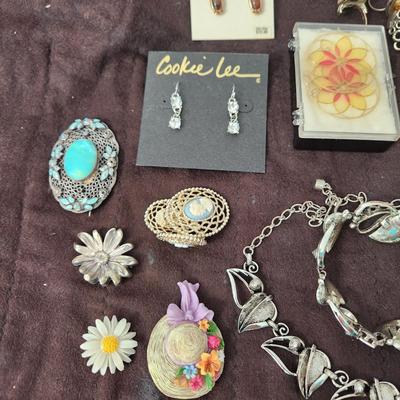 Custom jewelry lot earrings, brooches, necklaces, rings