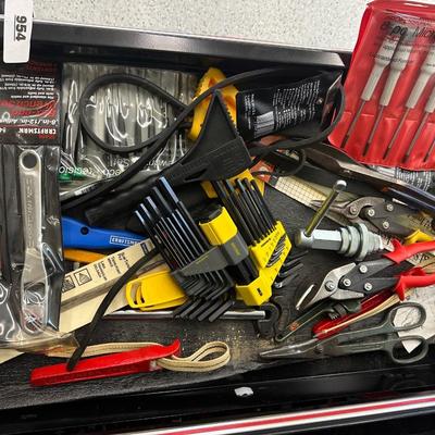 Lot 954 Variety of tools