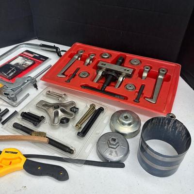 Lot 957. Tools including Snap-on Cj86-1 Bearing Gear Puller