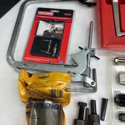 Lot 957. Tools including Snap-on Cj86-1 Bearing Gear Puller