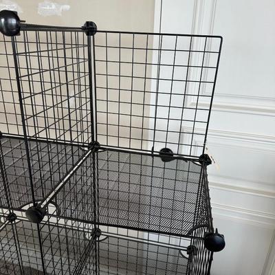 Lot 934. Wire and mesh cube storage